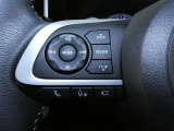 【ステアリングスイッチ】ステアリングから手を伸ばさなくても簡単にオーディオコントロールできますので、安全ですね。
