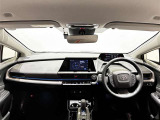 高いホールド性で運転姿勢が安定します。長距離ドライブでも疲れにくいのが魅力です。快適なドライビングライフをお送りください♪