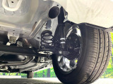 お車を安心してお乗りいただく為には、足回りの定期点検が欠かせません。サービスサポート(有償保証)では無料点検もご提供しており、安心のカーライフをお過ごしいただけるサポート体制が整っています。