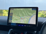 周辺の道路や現在地を画面上で確認でき、初めて向かう場所へのルート確認にも便利です。走行前に目的地までの道筋を把握しやすく、日々のお出かけをサポートします。