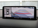 周囲の見通しを高めた設計、狭い場所での取り回しや駐車をサポートする全周囲カメラ(360&deg;ビューモニター)を装備。上空から見下ろす視点の画面を見ながらの操作で、感覚が掴みやすく駐車が楽になります。