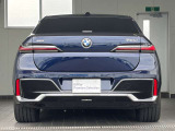 テールライトはフルLEDテクノロジーを採用!リヤ・ビューを一層シャープなものにし、ターン・インジケーターが組み込まれ、立体的な造形を成すレッド・エリアが、リア・エンドの存在感をさらに大きくさせています!