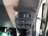 両側パワースライドドア付きだから、狭い駐車スペースなどでの 乗り降りラクラク!小さなお子さまのいるご家庭には嬉しい装備。