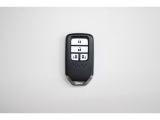 スマートキーはカバンの中やポケットに携帯するだけでドアロックの開閉・エンジンスタートが可能です!