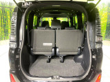 普段のお買い物や通勤、送迎等に十分な荷室スペースを確保しております。セカンドシートを倒すと、大きな荷物の積載も可能です♪