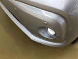 コーナーセンサーを車の前後に装備。障害物までの距離に応じて警告音を変えてお知らせ。縦列駐車時や駐車場・車庫などでの取り回しをサポートします。詳細は販売店スタッフまでおたずねください。