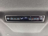 リヤにもエアコンが有り快適に過ごせます!シートヒータースイッチ付き