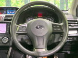 【純正革巻きステアリング】上質な革を使用することで、手にしっかり馴染みとても運転しやすいハンドルです♪