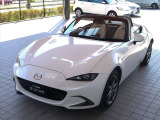 神戸マツダ神戸西インター店は、通常ディーラー+&alpha;の次世代型店舗としてROADSTER EXPERIENCE SPACEの冠を掲げ、「いつでも・誰でも・気軽に会いに行ける」ロードスターUカー専門店。
