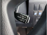 レーダークルーズコントロール(全車速追従機能付)付きです。車速に応じて追従支援してくれるので、ロングドライブも快適です。詳細は販売店スタッフまでおたずねください。