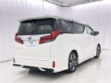走りにこだわりながら収納力も持ち合わせたお車です。
