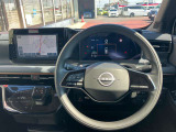 使いやすく安全な操作性と良好な視界を実現した運転席!