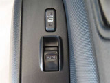 運転席のみパワーウインドウです。
