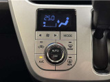 お好みの温度に設定すれば、車内の温度を検知し自動で調整してくれるオートエアコン!暑い、寒いと何度もスイッチを操作しなくても済みます☆☆