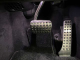 メルセデス・ベンツ車は、妥協を許さない常に高水準の技術と品質をもって製造されており、いつもでも変わらぬ価値を提供いたしております。
