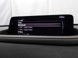 Bluetoothに接続することで、スマートフォンに入っている音楽アプリを車内で楽しめたり、通話が出来ます♪