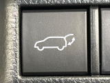 【パワーバックドア】スマートキーや運転席のボタンを押すだけでリアゲートが自動で開閉します!荷物を持っている時や、高い位置にあるバックドアを閉める際に便利な機能です♪