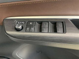 パワーウインドウスイッチ、いたずら防止・挟みこみ防止に、ウインドウロックスイッチを使用ください。便利な電動可倒式ミラースイッチ、集中ドアロックスイッチ