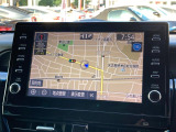 【メーカー純正ナビ】インテリアに溶け込むスタイリッシュな「専用設計」メーカーナビを装備♪視認性や操作性など基本性能にも優れ、より上質なカーライフをお楽しみいただけます。