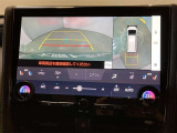 【パノラミックビューモニター】映像で、見づらい車両周辺の確認をアシスト。クルマを真上から見ているような映像を表示。 運転席から確認しにくい車両周囲の状況を把握。