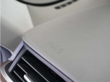 ◆助手席エアバッグ◆SRSエアバッグは、シートベルトだけでは防ぎきれない衝突時の衝撃から乗員を守るための安全装置。衝突時に瞬時に膨らみ、頭部や胸部がダッシュボードに直接衝突するのを防ぎます。