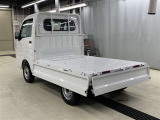 荷物がしっかり積める広々荷台
