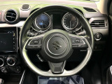 【純正革巻きステアリング】上質な革を使用することで、手にしっかり馴染みとても運転しやすいハンドルです♪