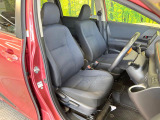 運転席シート廻りは使用感も少なく、良好な状態となっています。前オーナー様が丁寧に使っていたことがよくわかりますね。