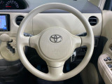 インテリアに合わせたデザインのステアリングは、運転される方のことも考え、運転しやすい形状、大きさです。是非一度、実際に触ってお確かめください。
