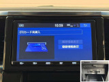 ナビ連動ETC付きです。高速道路料金所での小銭の出し入れや雨天時における窓の開け閉めなどの煩わしさが解消できます。料金所の通過もスムーズで快適ですよ。☆使用履歴表示や音声案内もしてくれます☆