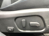 【パワーシート】スイッチ一つで簡単にシートの微調整が可能!電動だから力もいりません!快適なシートポジションにセットして、快適なドライブをお楽しみください。