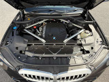 BMW専門のメカニックが、100項目にも上るポイントを徹底的にチェック。交換基準に達した部品があれば、弊社負担にて交換後、お客様へご納車致します。