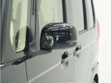 ◆ドアミラーウインカー◆ドアミラーにウインカーを装備しています。対向車に自身の進行方向を合図し安全に運転できます。