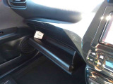 車検証などの保管に便利な小物入れがついています