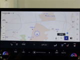 純正ナビを装備。タッチパネル式で使いやすく、お出かけもラクラクです。