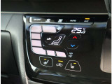 『1台』のお車に対して、3名体制で日々議論を重ね仕入れを行っております。