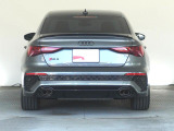 ブラックAudi rings&ブラックスタイリングパッケージ