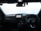 インパネ周りのお写真です。 視界が広く運転がしやすくなっております。