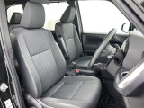 高いホールド性で運転姿勢が安定します。長距離ドライブでも疲れにくいのが魅力です。快適なドライビングライフをお送りください♪