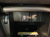 車内で便利な電源供給。【アクセサリーソケット】で、スマートに充電!