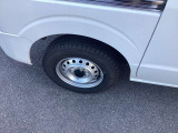 ☆お車についた傷やヘコミ、事故の修理もハヤシにお任せください。自社鈑金工場で修理ができますの安心です☆