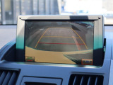 バックカメラの表示画面です。駐車時の後方確認に便利です。