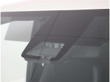 TOYOTA SAFETY SENSEは道路状況、車両状態、天候状態及びドライバーの操作状況などによっては、作動しない場所があります。あくまで運転補助機能です。