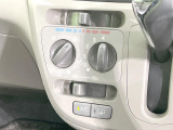 寒い冬も暑い夏も全席に快適な空調を届けてくれる、ダイヤル式エアコンを装備♪
