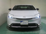 明度の高いLEDヘッドライトで、夜間の運転も安心です。