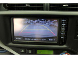 【バックモニター】 車庫入れ時など、後ろが確認できて安心です。運転に自信がない方にはおすすめの装備です。ただし、バック時目視での確認も忘れずに。