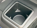 ドリンクホルダー装備☆運転席右側についていますのでドリンクも取り出しやすい☆