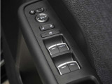 ◆パワーウィンドウスイッチ◆運転席から全席の窓の開閉操作を行うことが出来いつでも換気ができます!