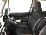 高いホールド性で運転姿勢が安定します。長距離ドライブでも疲れにくいのが魅力です。快適なドライビングライフをお送りください♪