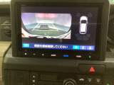 バックでの車庫入れも安心です! リアカメラが付いているバックモニター付のナビを装備しております。バンパーについているソナーや、操作線もついており距離感も画面から確認できます。